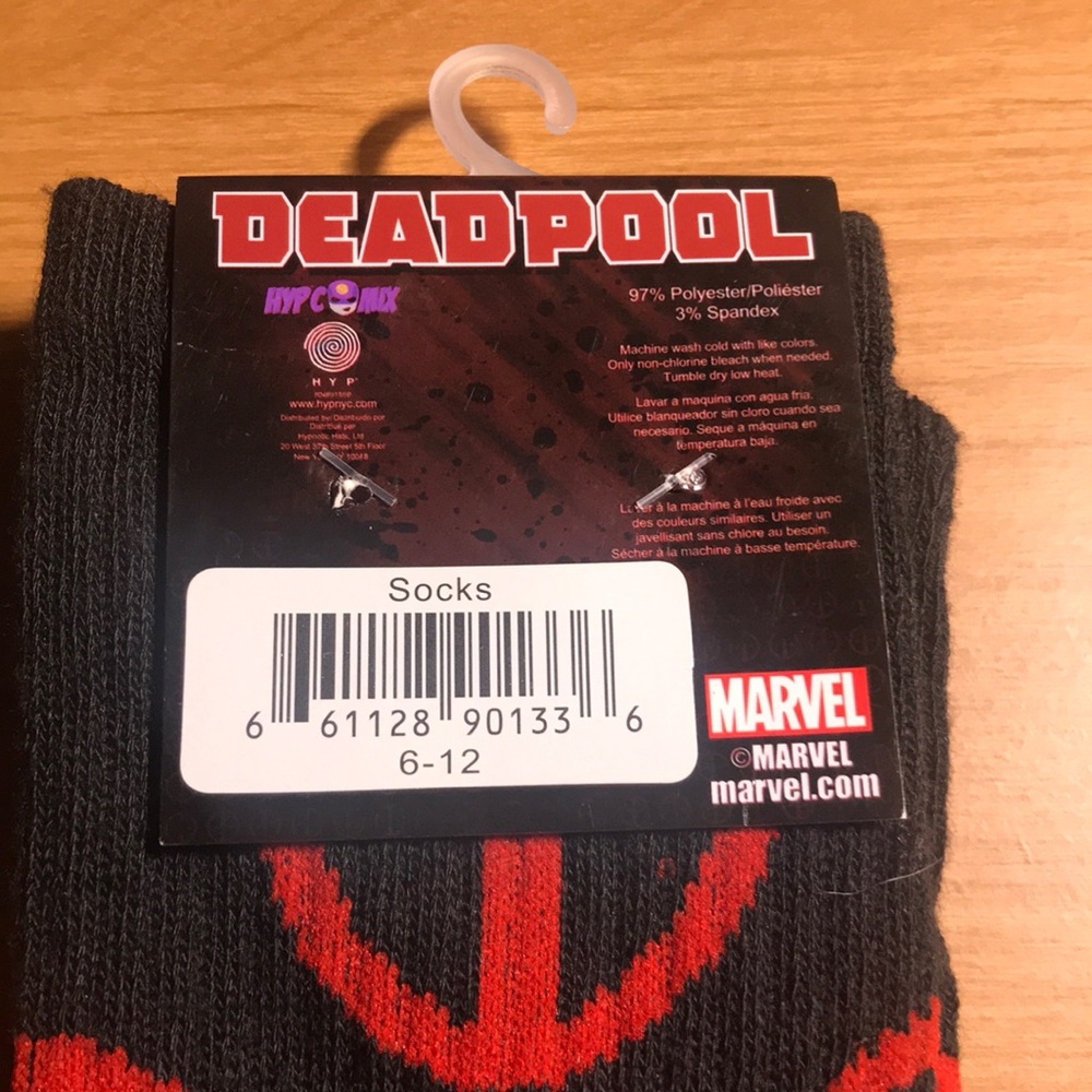 Marvel Deadpool socks - Picture 3 of 4